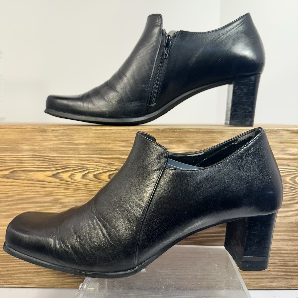 Sudini Ankle Booties Womens SZ 7M Leather Square Toe Zip Chic Office Minimalist